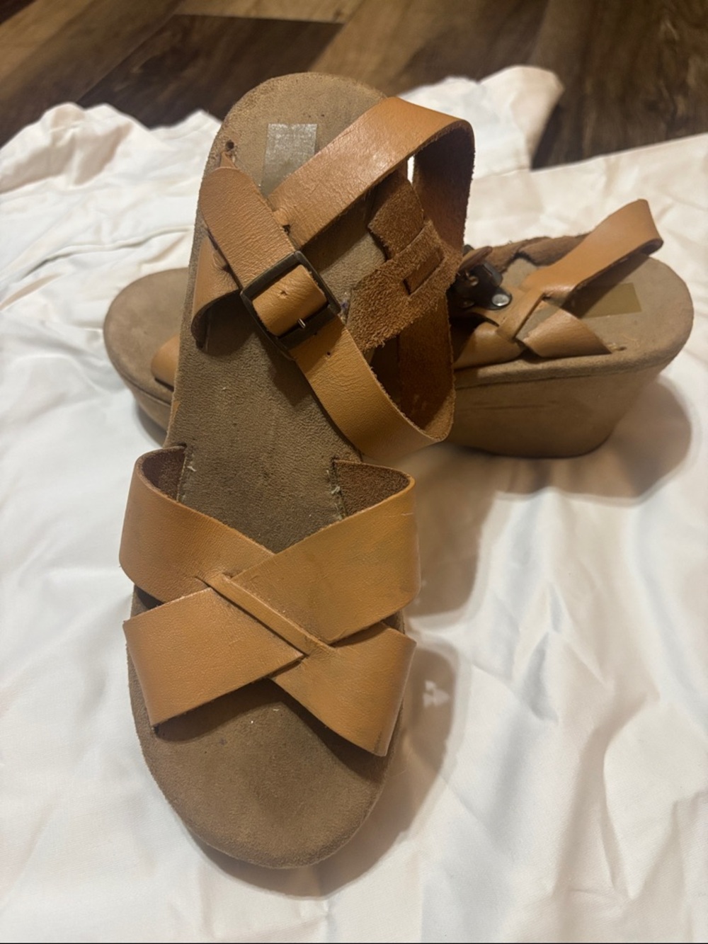 Vintage Women’s Tan Crisscross Wedge Sandals with Buckle Strap - Picture 2 of 3